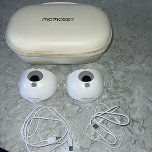 Momcozy M5 White Wearable Breast Pump